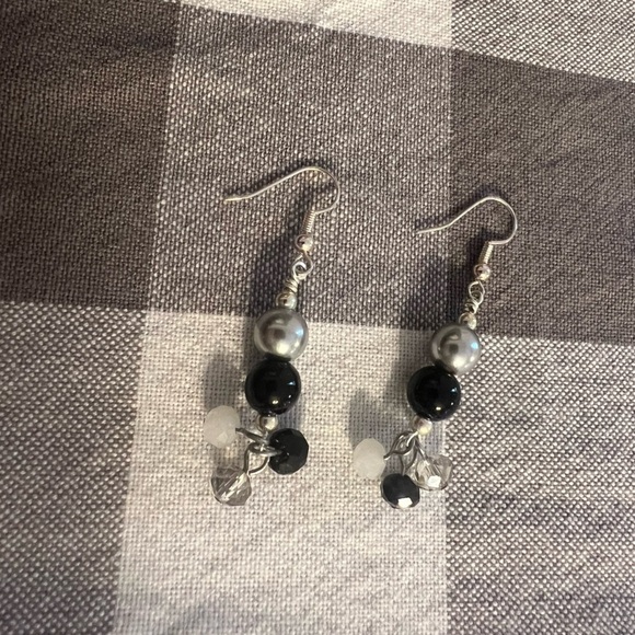 Premier jewelry dangle earrings - Picture 2 of 3